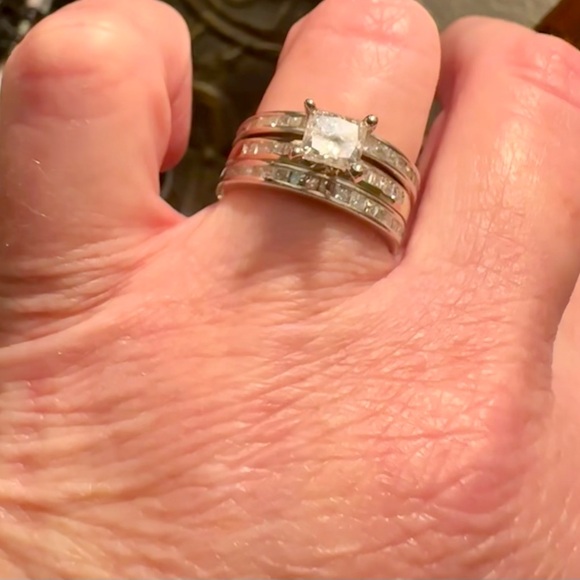 2.5 carat total weight 14k white gold wedding set - Picture 2 of 5